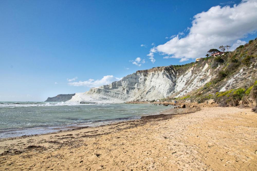 Casa Vacanze La Casetta Di Zinu' Porto Empedocle Bagian luar foto