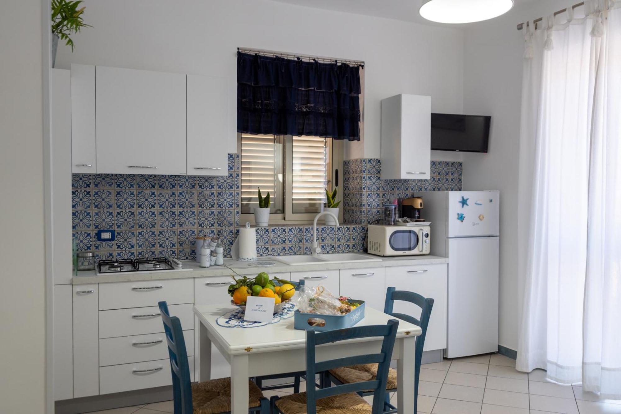 Casa Vacanze La Casetta Di Zinu' Porto Empedocle Bagian luar foto
