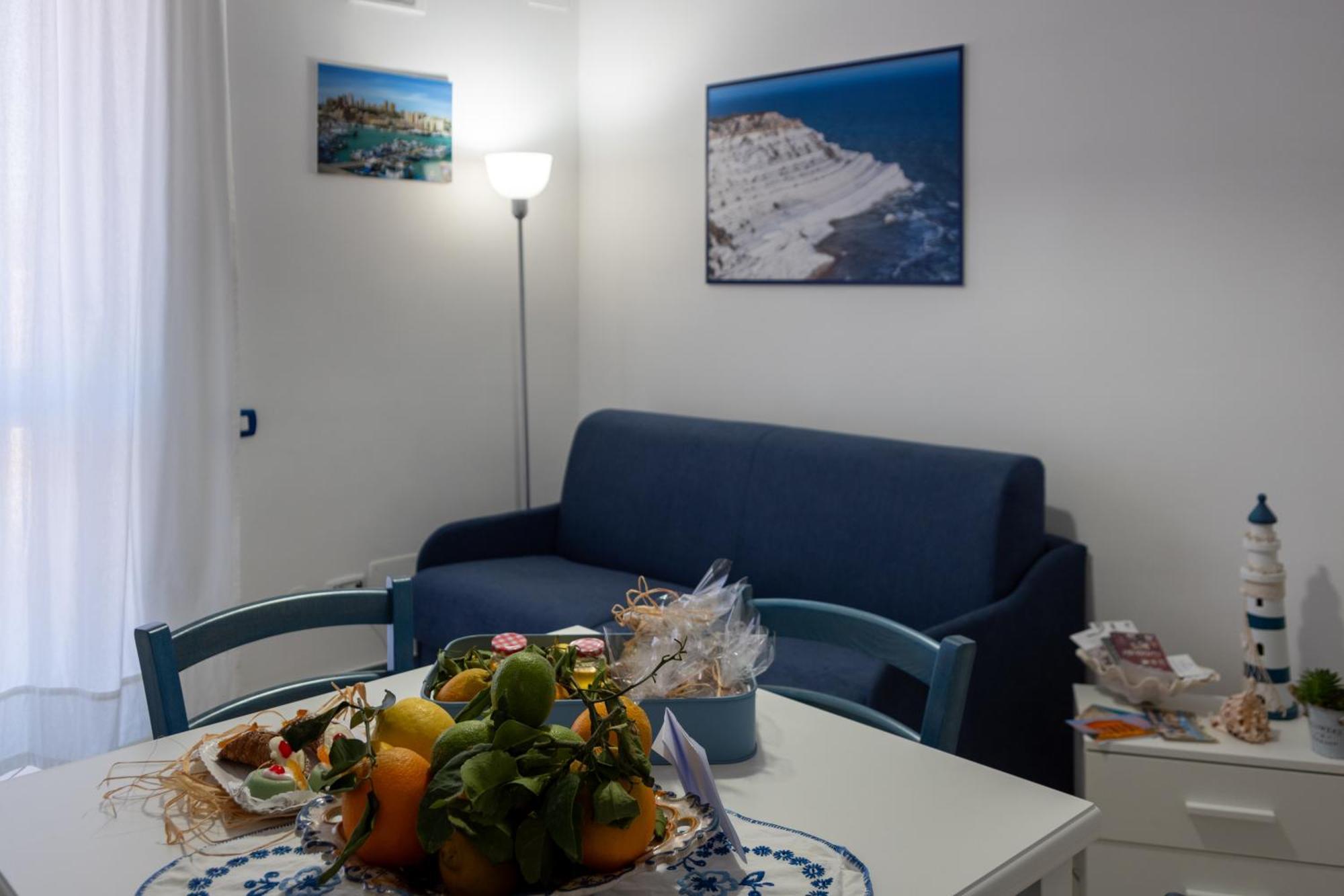 Casa Vacanze La Casetta Di Zinu' Porto Empedocle Bagian luar foto
